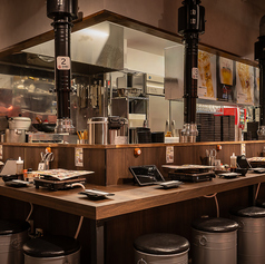 デートやおひとり様のご利用も可能！カウンター席をご用意しております！