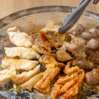 水晶プレートで焼く鶏焼肉をリーズナブルに楽しめる