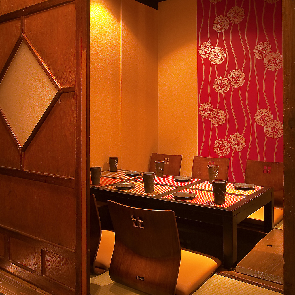 和モダンの個室空間は2～40名様までOK★間接照明の隠れ家個室も女子会に人気♪飲放付コース2980円～!