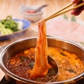 料理メニュー写真&nbsp;厳選豚のしゃぶしゃぶ【辛い出汁と鶏白湯２種の味を楽しめる】2人前より