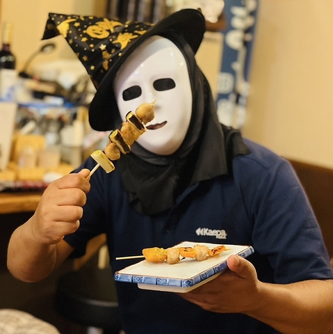 炭火で丁寧に焼き上げる焼き鳥と肉寿司、チーズ料理など幅広く楽しめる明かり富士☆