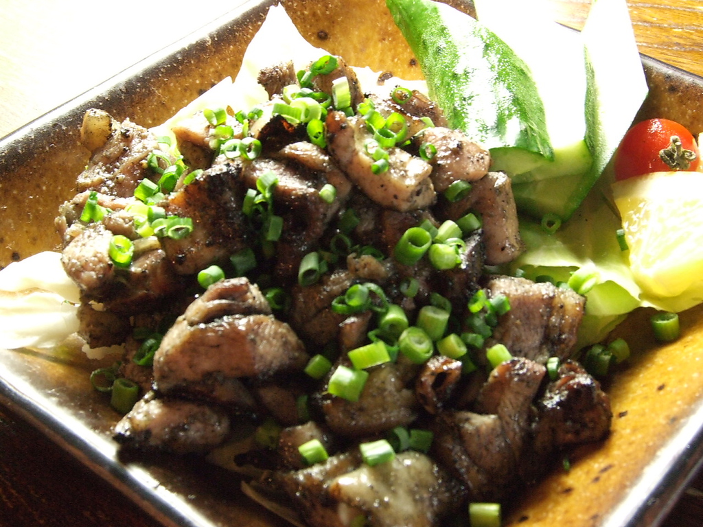 炭火香る薩摩地鶏を存分にどうぞ♪