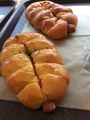 料理メニュー写真 バジルソーセージパン