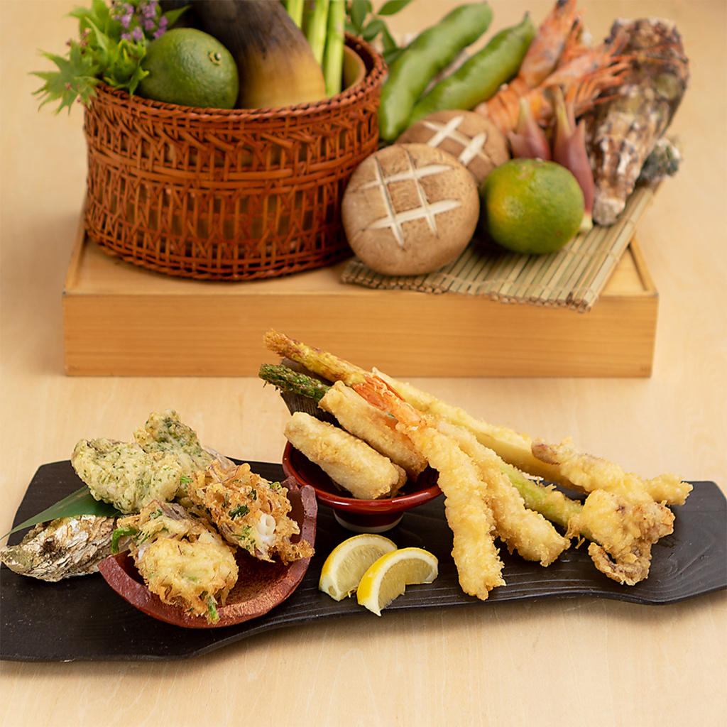 選べる天婦羅・3種1,078円・5種1,628円 / 大分、全国より旬の野菜や新鮮魚介を仕入れております。