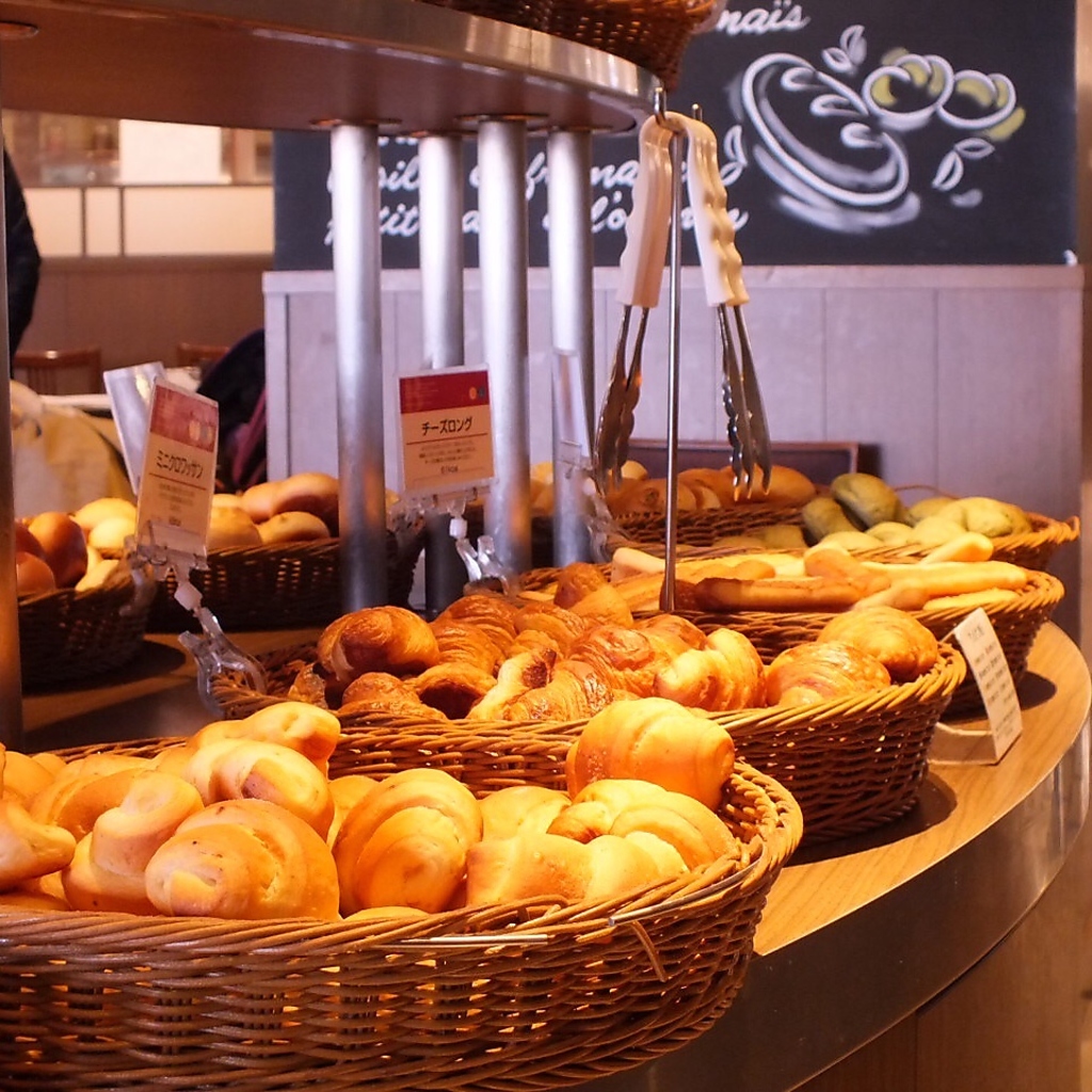 おしゃれな店内！照明も明るすぎず落ち着けます！