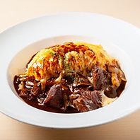 絶品ビーフシチューのオムライス