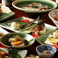 コースや、一品料理も充実しております。