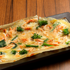 桜海老と菜の花の生胡椒湯葉ピザ