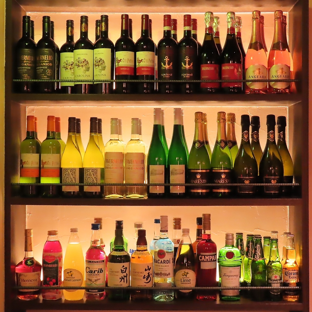 多彩なカクテル等が豊富に揃い、お好きなスタイルで楽しめます♪あなた好みの一杯をご用意致します！