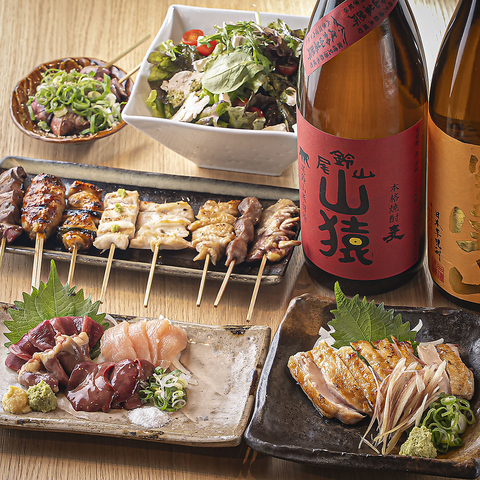 駅チカで宴会などに最適。産地こだわりの大ぶり焼鳥はボリューム満点！お酒も充実♪