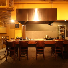 カウンター×9席