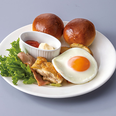 【お子様キッチン】チキン&目玉焼き(パン食べ放題&ドリンクバー付)