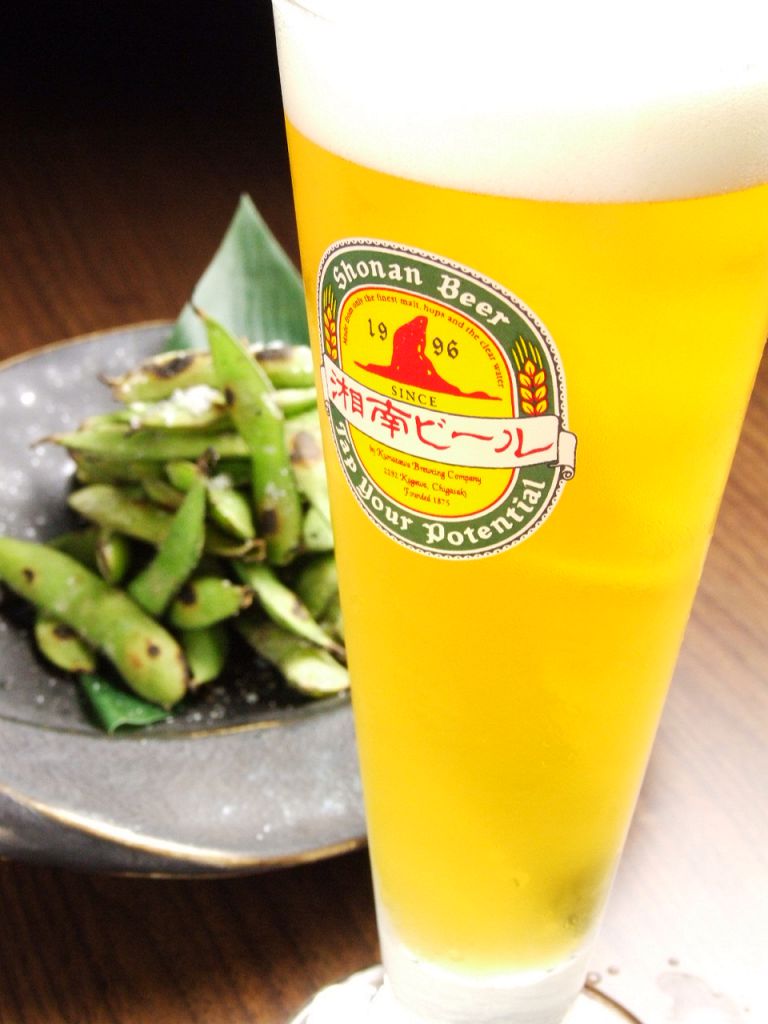 仕事帰りに！！湘南ビールと焼き枝豆の組み合わせは究極の贅沢…今日も1日お疲れ様。