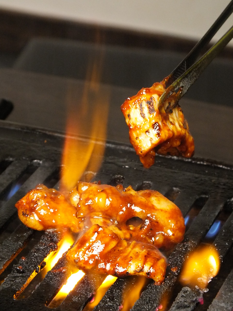 仕事帰りにサクッとホルモン焼きを♪