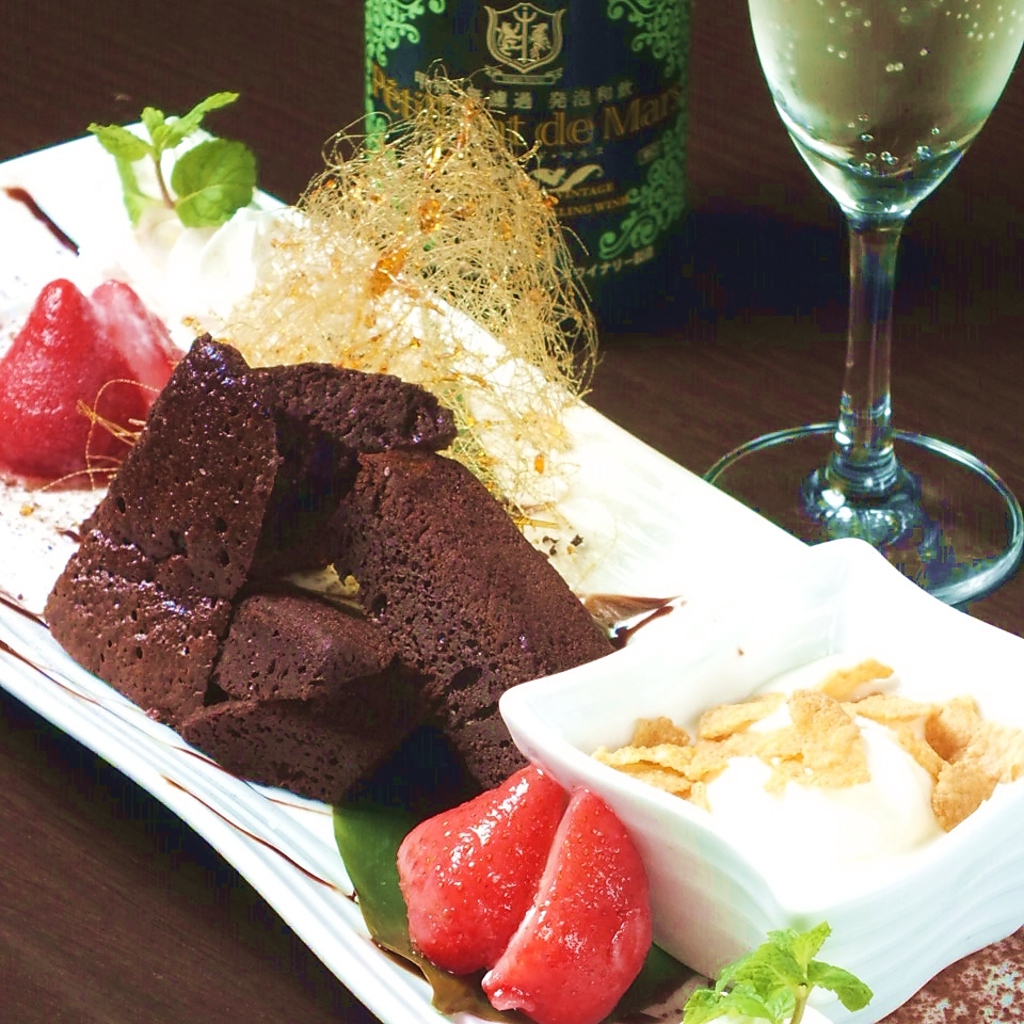 友達同士の誕生日会やカップルでの記念日等、全力でご協力します