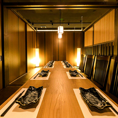 金山駅北口から徒歩2分の好立地!各種宴会、パーティーに最適な空間をご用意しております。個室になっておりますので接待や会食にもおすすめです。金山での様々なシチュエーションに幅広くご利用頂けます。