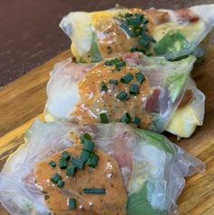 せらのサラダ生春巻き 特製ソース掛け（ベーコン＆卵＆ポテサラ）