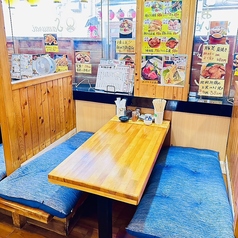 1階席。ボックスシートでゆったり♪仲間内での宴会におススメ!