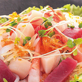 料理メニュー写真 三浦野菜とお魚の海鮮サラダ