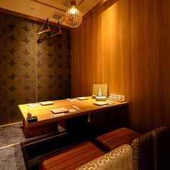 デートから女子会・合コン・同窓会まで、様々なシーンにご利用いただけるテーブル席◎各種ご宴会にぴったりの飲み放題付きコースも多彩にご用意しております！新潟でのお食事・ご宴会に是非ご利用ください♪個室のご予約はお早めに！