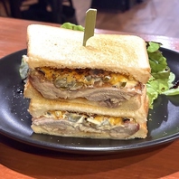 ハラペーニョとチキンのスパイシーサンド