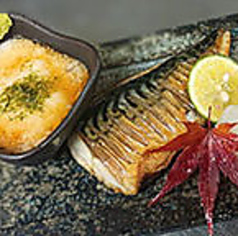 サバ塩焼きとトロロ