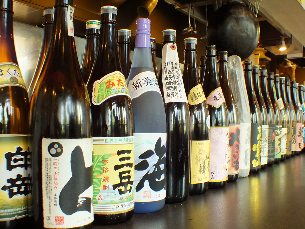 焼酎アドバイザーの資格を持つ店長が選んだ自慢の焼酎を多数ご用意しています。