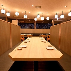 三代目網元 魚鮮水産 シャミネ鳥取店の雰囲気1