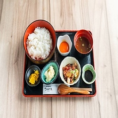 漁師仕立て海鮮ユッケ丼【1380円(税込)】