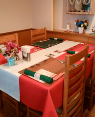 4名様掛けテーブルはご家族でのご利用やお友達とのお食事にも◎※イベントごとにはテーブルの雰囲気変えたりしておもてなし致します。