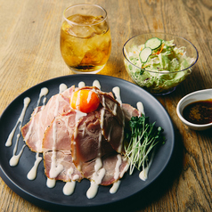 お得なドリンク&サラダセットも♪