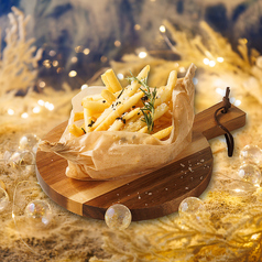 クランチポテトフライ 削りパルミジャーノと黒トリュフ