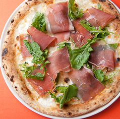 生ハムとルーコラ