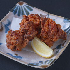 若鶏の名物唐揚げ