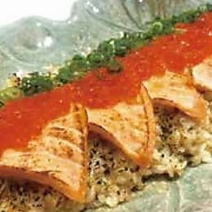 炙りサーモンとイクラの親子飯