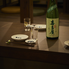 落ち着きと上質感もあるテーブル席