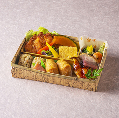 冬衣のごちそう弁当