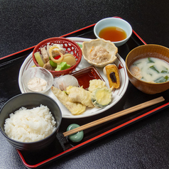 [昼]京鴨の天ぷらとおばんざい御膳の写真