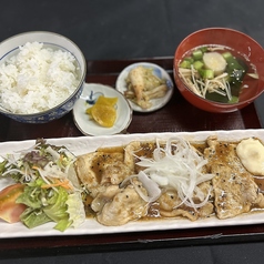 豚肉ロースの生姜焼き定食