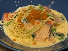 サーモンとほうれん草のパスタ