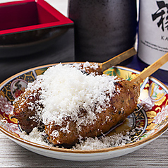 自家製鶏ももつくねの削りチーズ串（2本）
