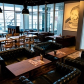 Bedford Ave Cafe ベッドフォードアベニューカフェの雰囲気3