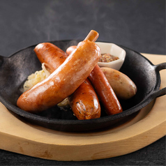 いろいろソーセージの盛り合わせ