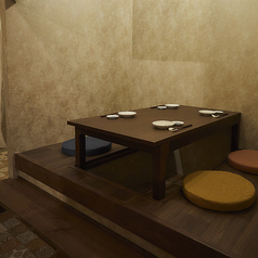 小上がり座敷の掘り炬燵席