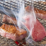 黒毛和牛【薩摩牛 極】ございます。熟成させることでさらに濃厚な味わいに。