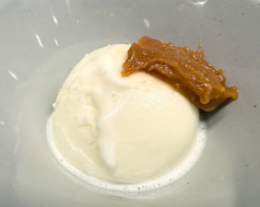 酒粕キャラメルとジャージー牛乳のアイス