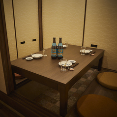 足ぶらで楽チンの掘り炬燵席