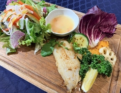 5月1日～5月31日限定　舌平目のムニエル～彩野菜入りレモンとオリーブのソース～