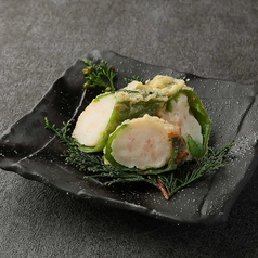 万願寺唐辛子の海老すり身鋳込み揚げ