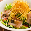 料理メニュー写真 【カリカリ食感】生ハムとカリカリじゃが芋のサラダ